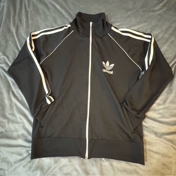 Adidas Black Track Jacket

#1192 - Picture 1 of 9